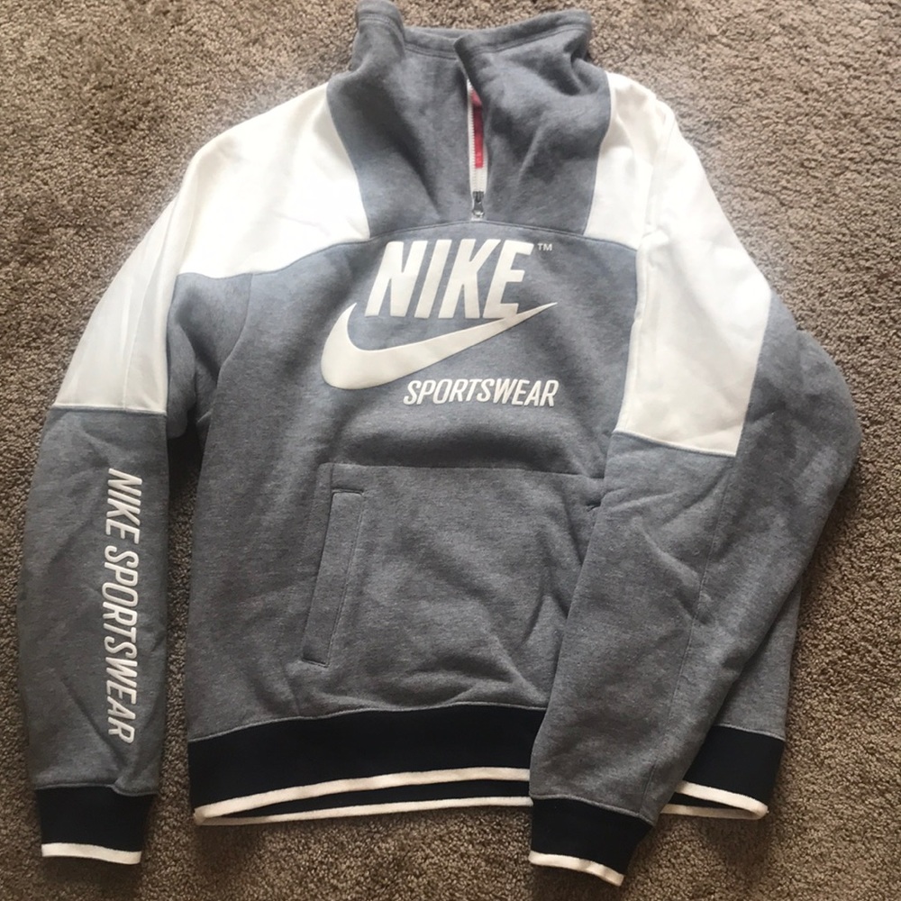 nike sweatshirt/ crewneck